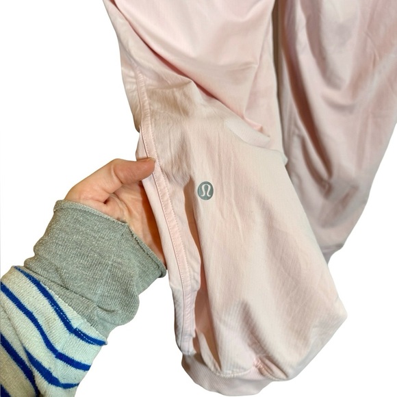 Lululemon Dance Studio Mid-Rise Lined Jogger
Strawberry Milkshake W5BZIS - Picture 5 of 11